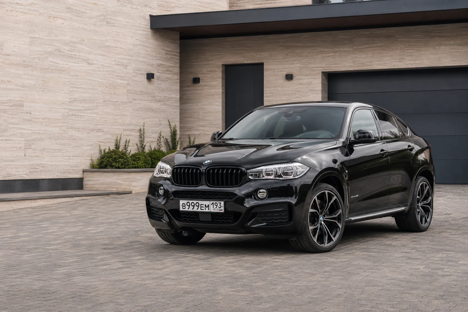 BMW X6 с автомобильным госномером